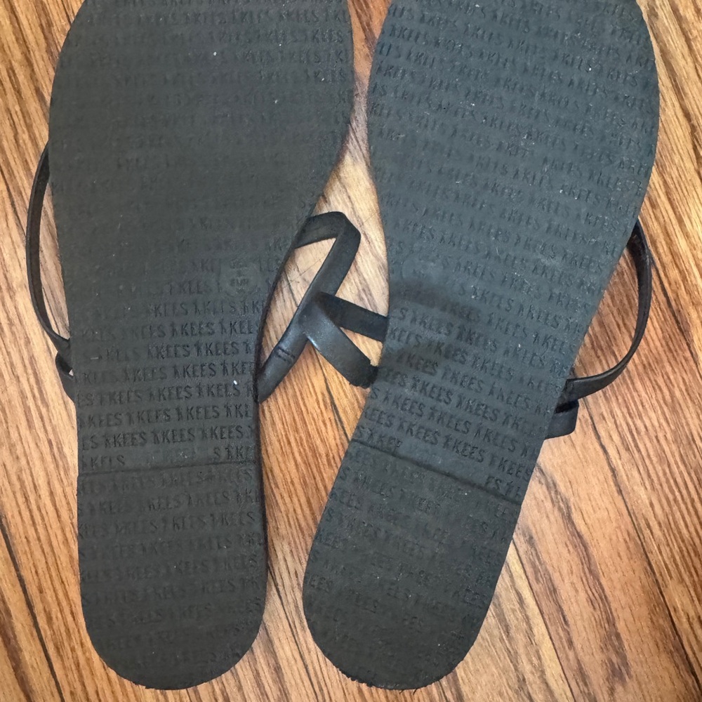 TKEES Elegant Black Sandals - Picture 3 of 7